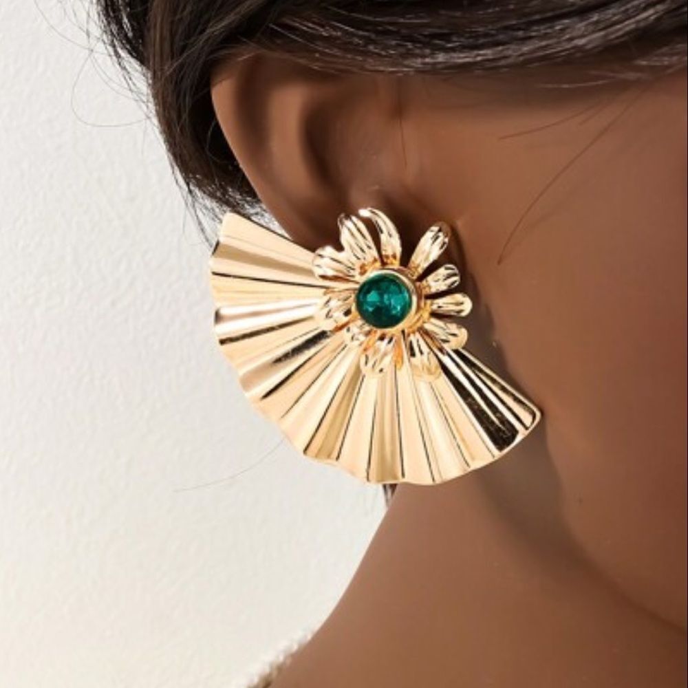 Flower statement earrings A197